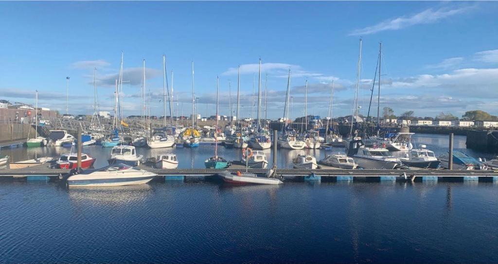 Harbour And River View, 50m From Doorstep & Free Parking Nairn