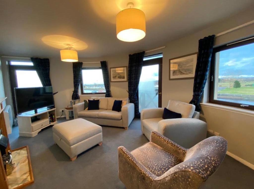 Apartment Harbour And River View, 50m From Doorstep & Free Parking Nairn