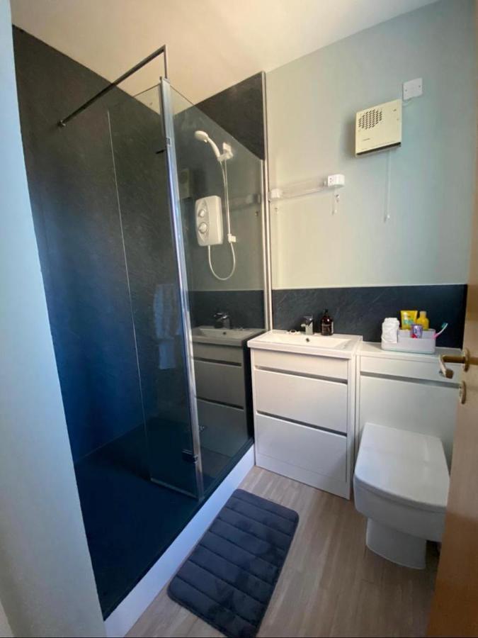 Apartment Harbour And River View, 50m From Doorstep & Free Parking *